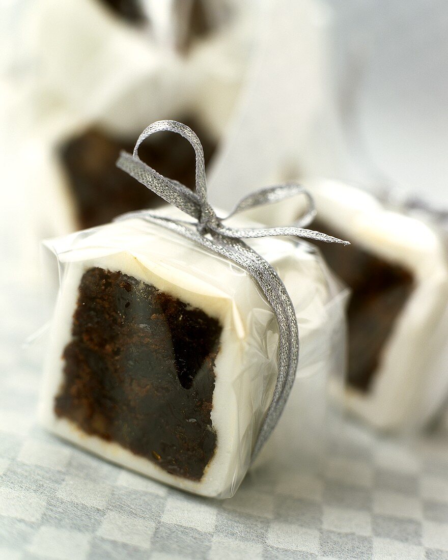 English fruit cake packed as a gift