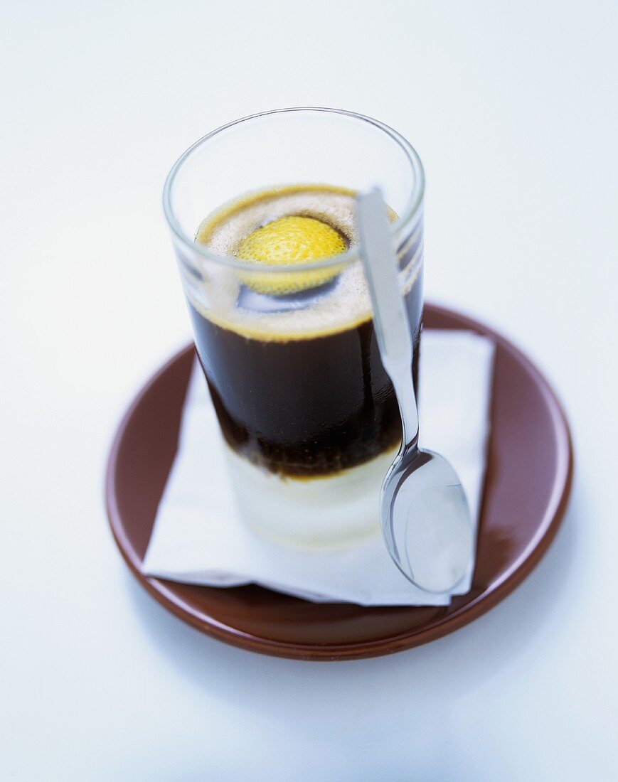 Kalter Espressodrink aus Spanien (Trizazio)
