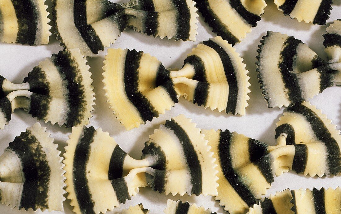 Black and white farfalle (filling the picture)