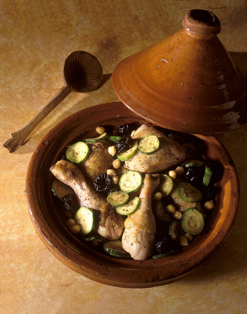 Hähnchen-Tajine mit Gemüse