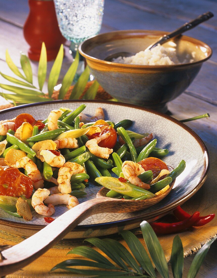Green beans with scampi and cherry tomatoes