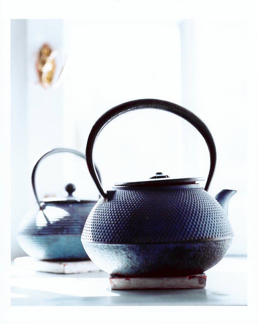 Blue teapots