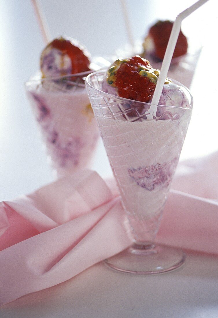 Strawberry-flavoured milk with ice cream