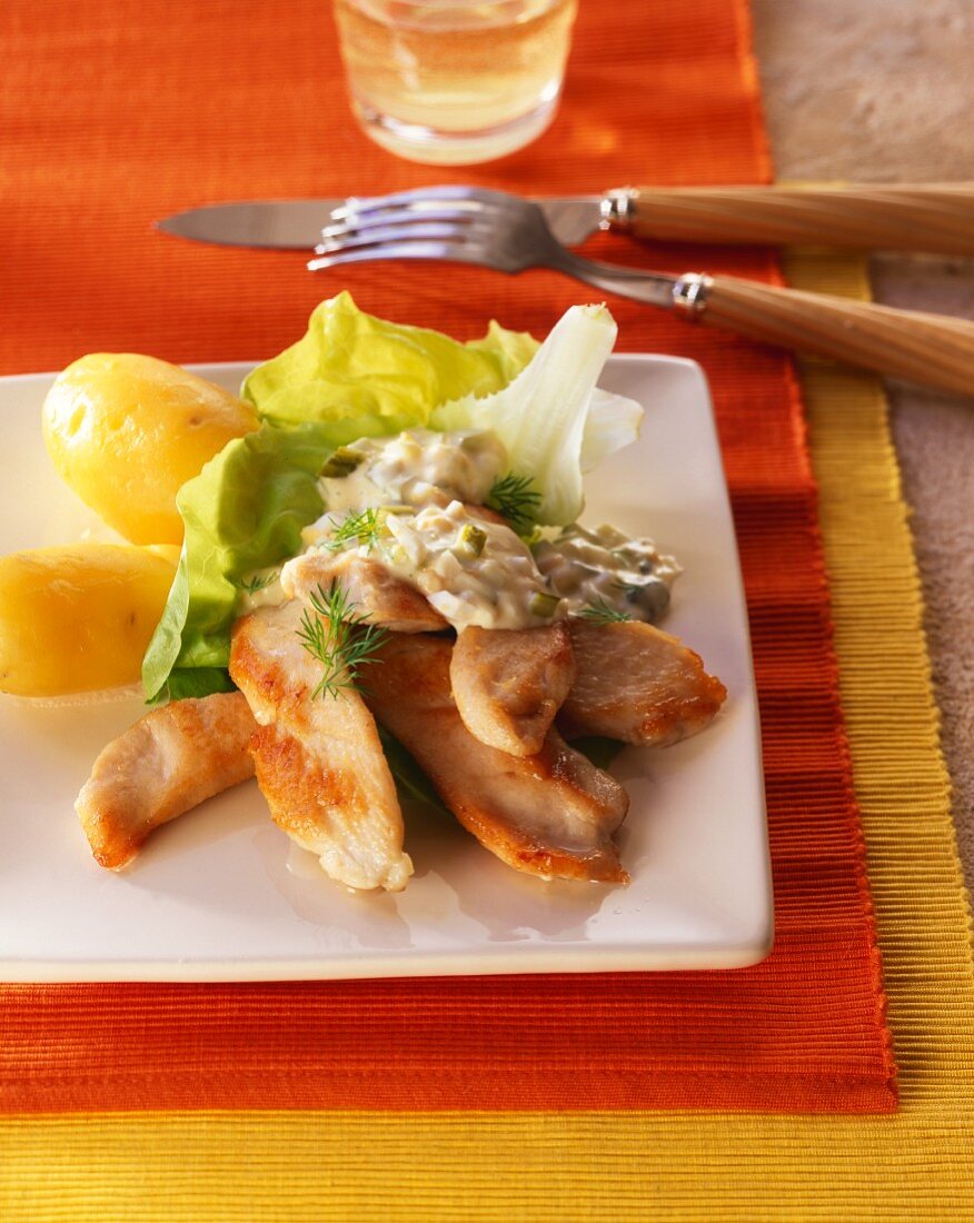 Strips of chicken breast with remoulade sauce & boiled potatoes