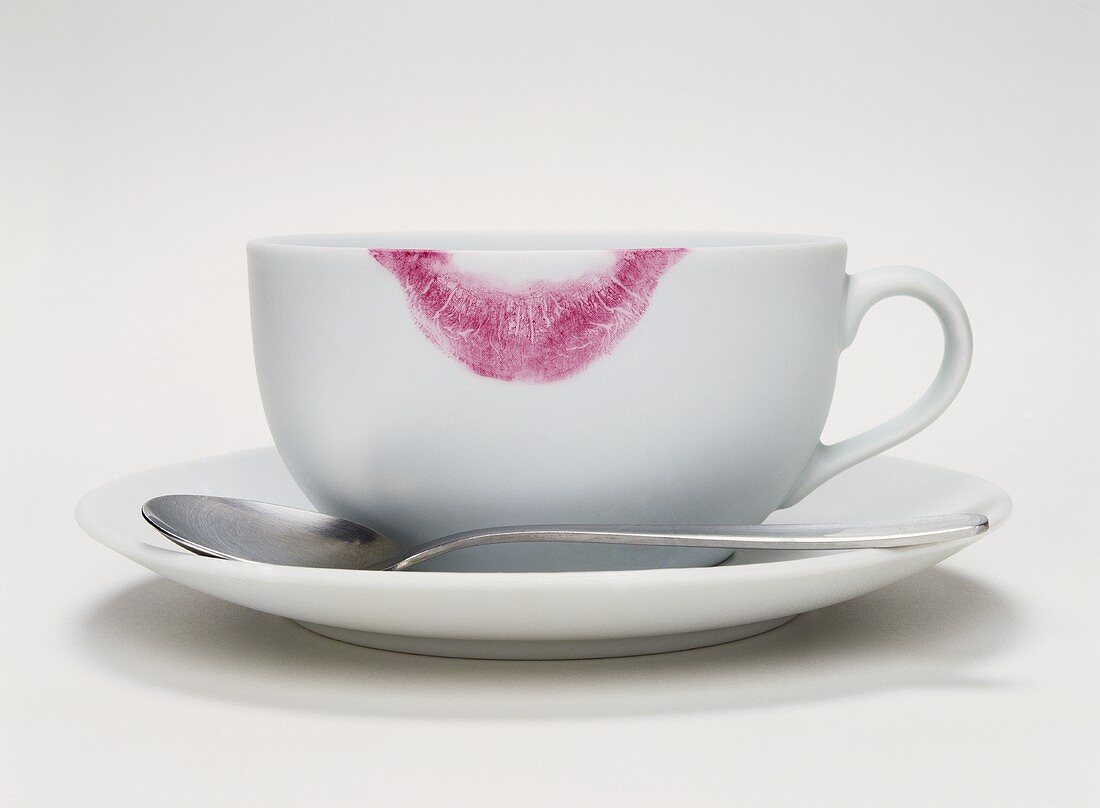 Kaffeetasse mit Lippenstiftabdruck
