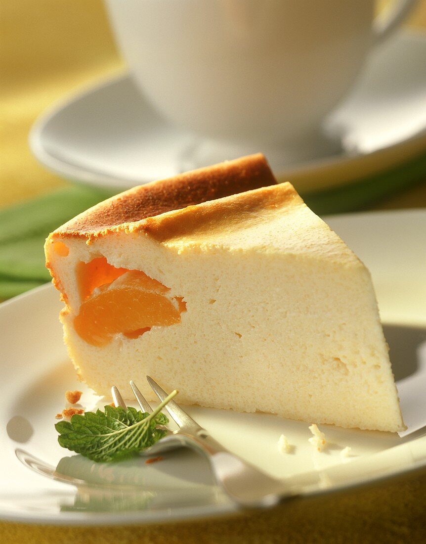 Quark cake (low-fat quark) with apricot filling