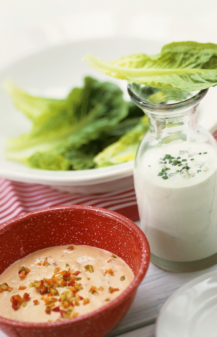 Thousand-Islands-Dressing, Käse-Joghurt-Dressing und Salat