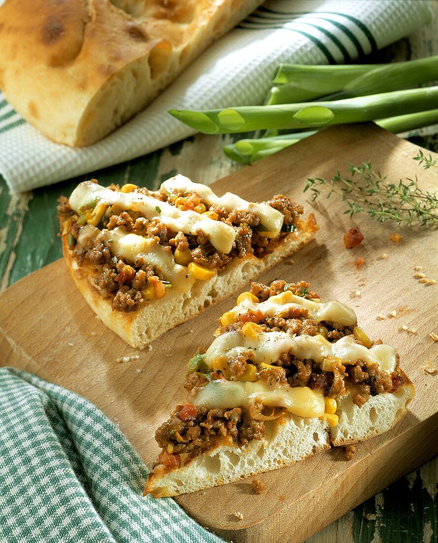 Flatbread with mince and toasted cheese topping