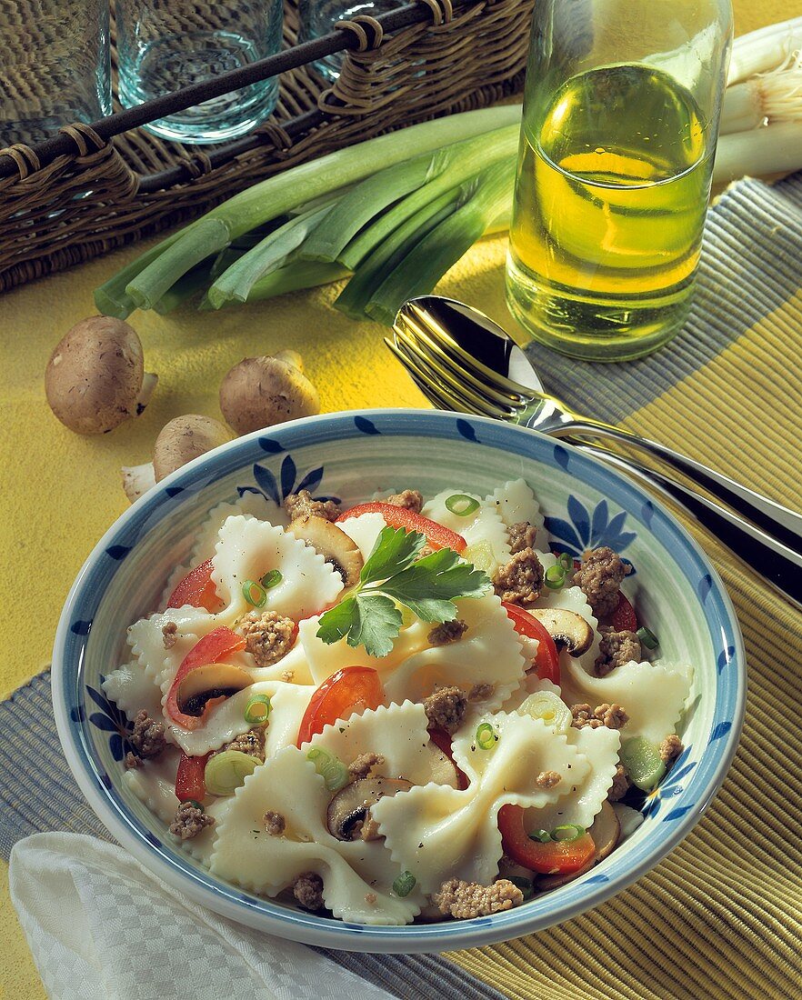 Pasta salad with mince