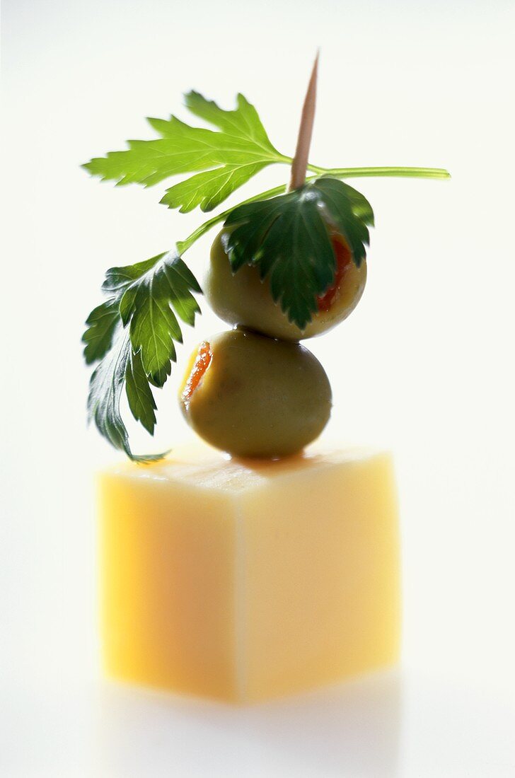 Olives and cheese on cocktail sticks
