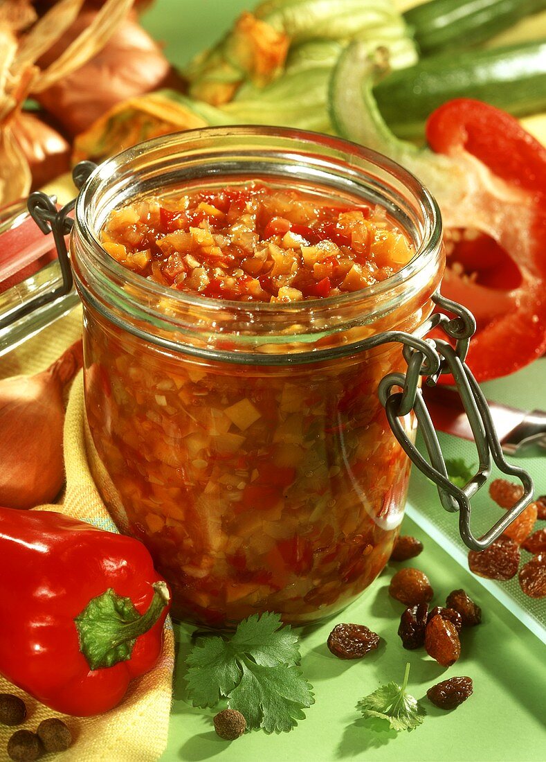 Courgette and pepper relish