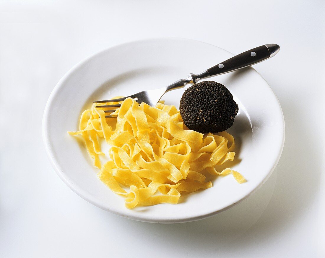 Ribbon noodles with black truffle