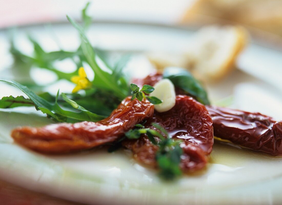 Dried tomatoes with rocket