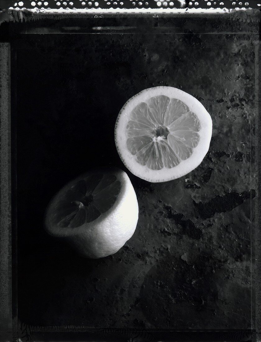 Half a lemon (b/w photo)