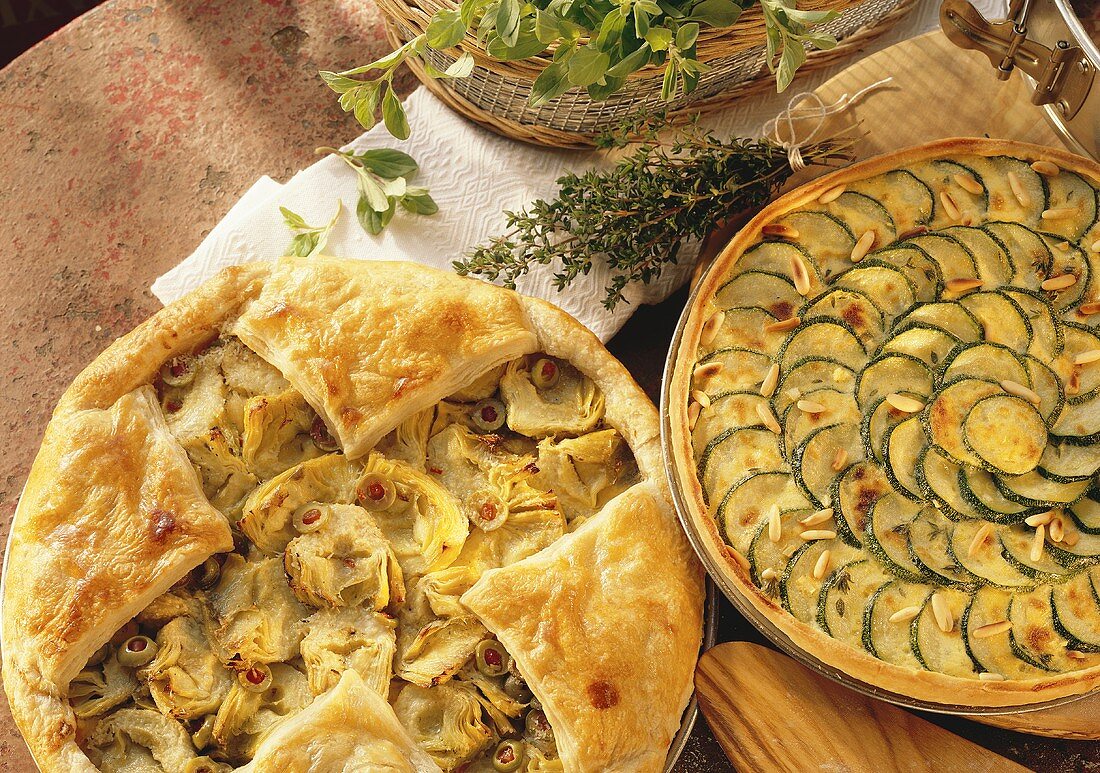 Zucchini-Quiche und Artischocken-Tarte