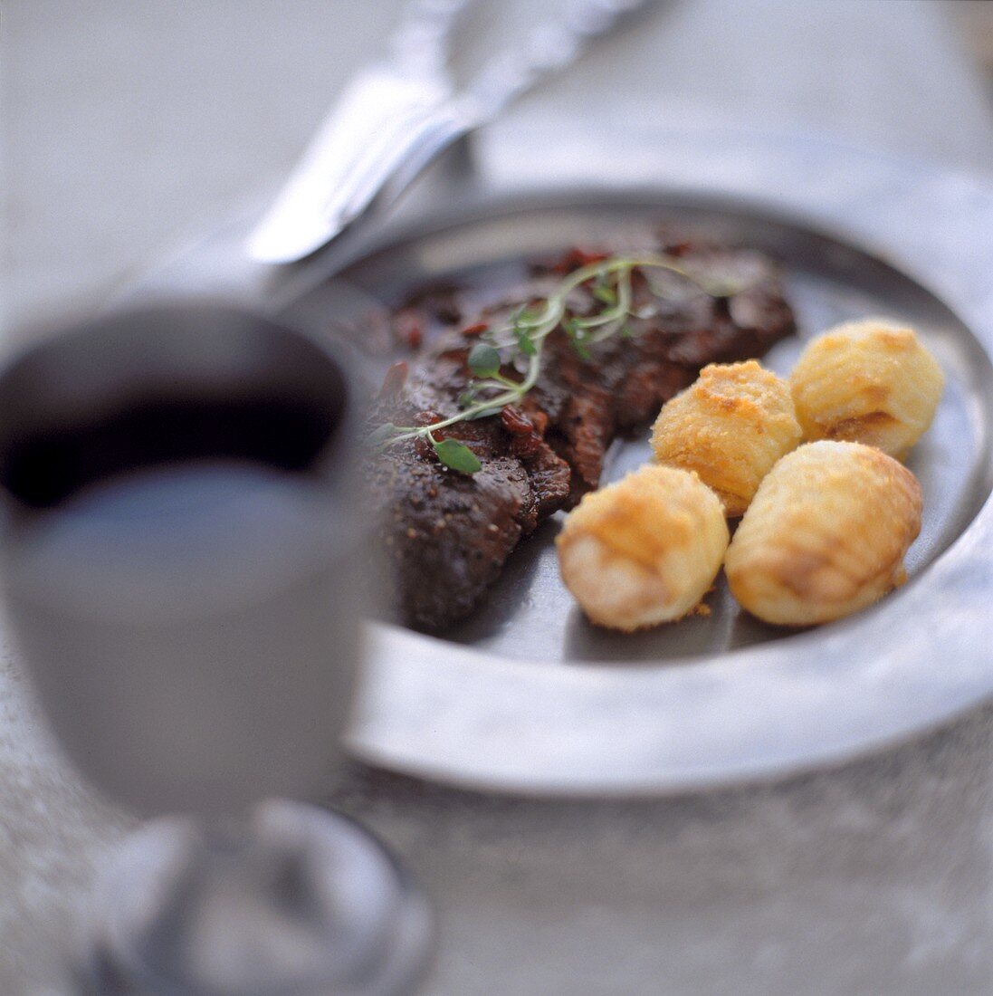 Venison with Swedish baked potatoes (Hasselbackspotatis)