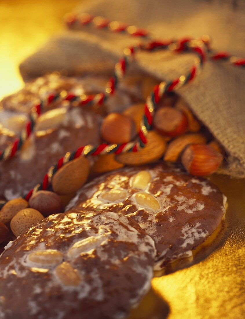 Gingerbread with almonds and nuts