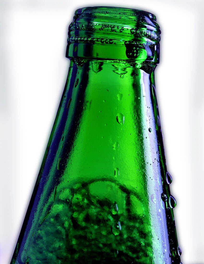 Grüne Wasserflasche (Ausschnitt)