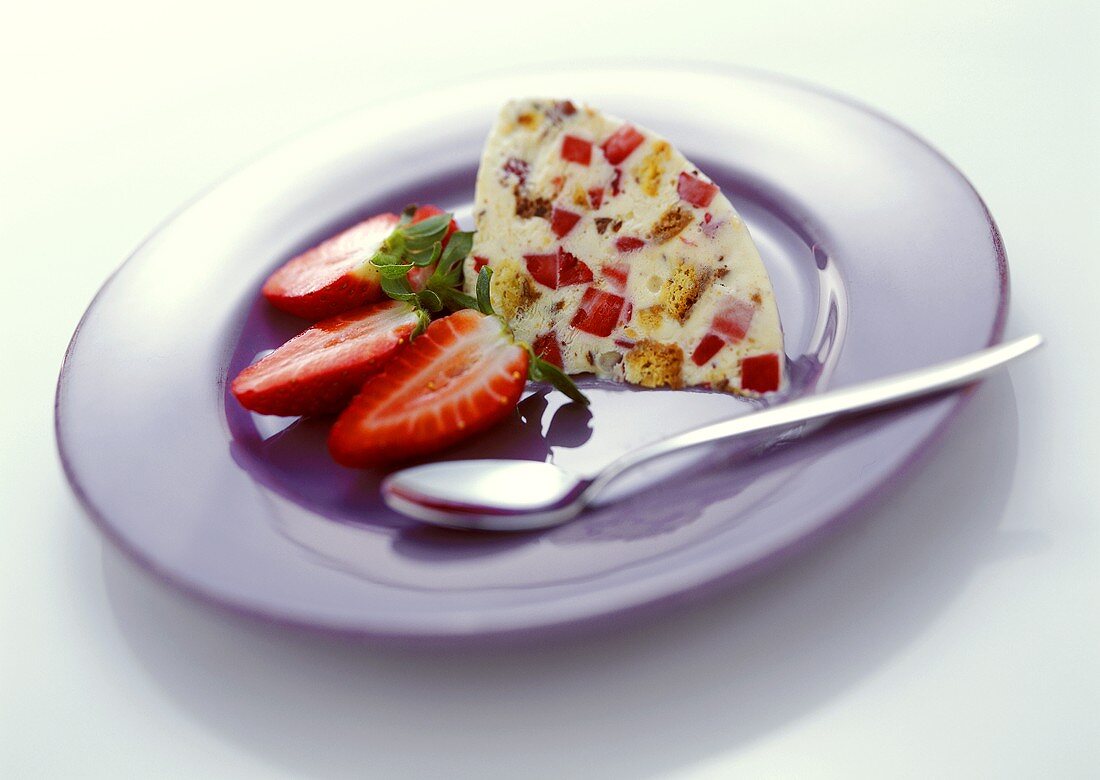 Cassata con le fragole (Semi-frozen dessert with strawberries, Italy)