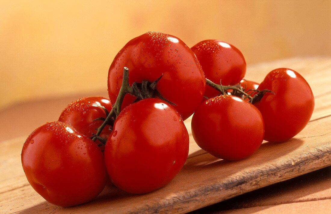 Tomaten mit Wassertropfen