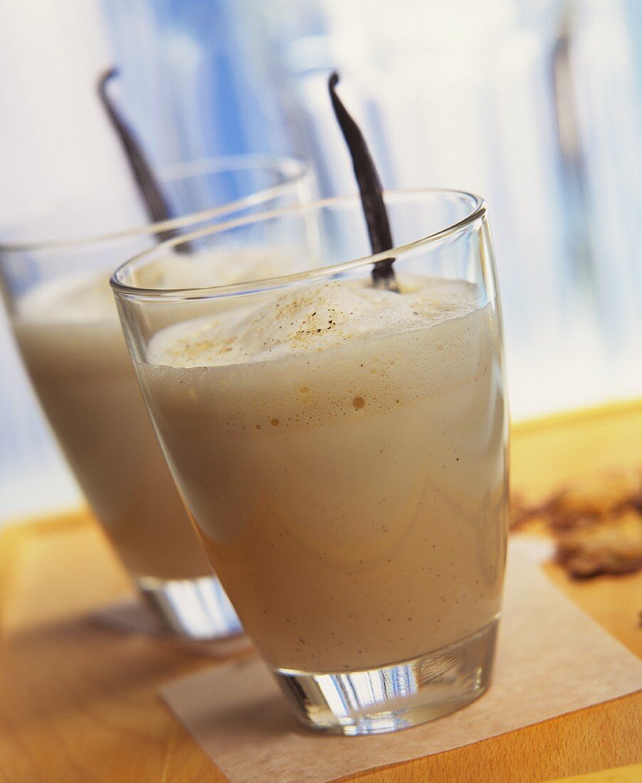 Vanilla & nut milkshake