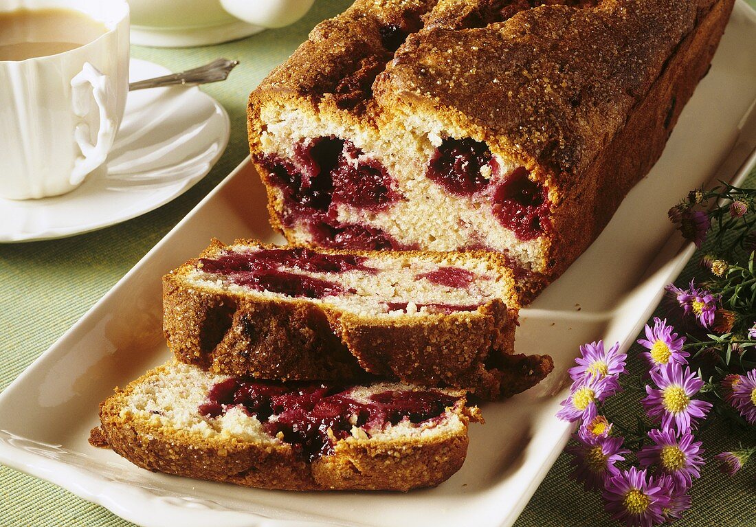 Tea loaf with blackberries and banana