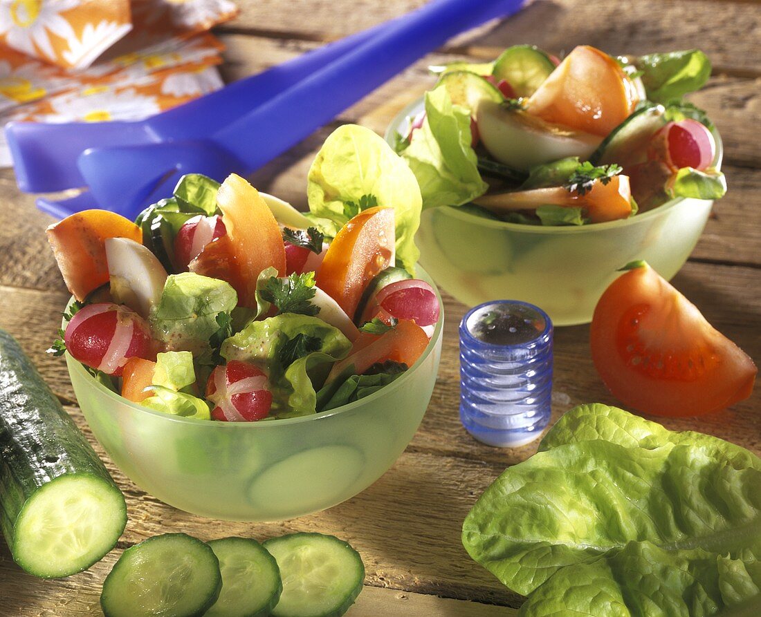 Gemischter Salat mit Tomate, Gurke, … – Bild kaufen – 167897 Image ...