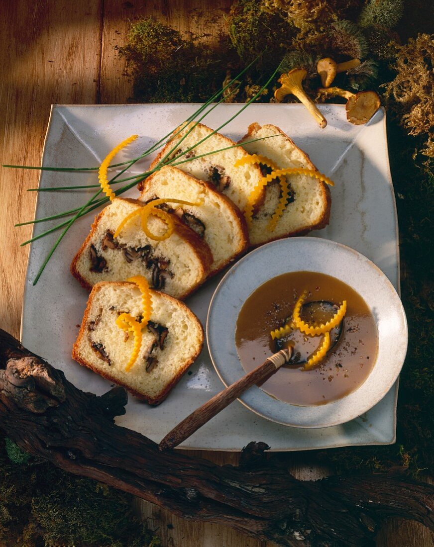 Mushroom bread with chanterelles, with chanterelle sauce