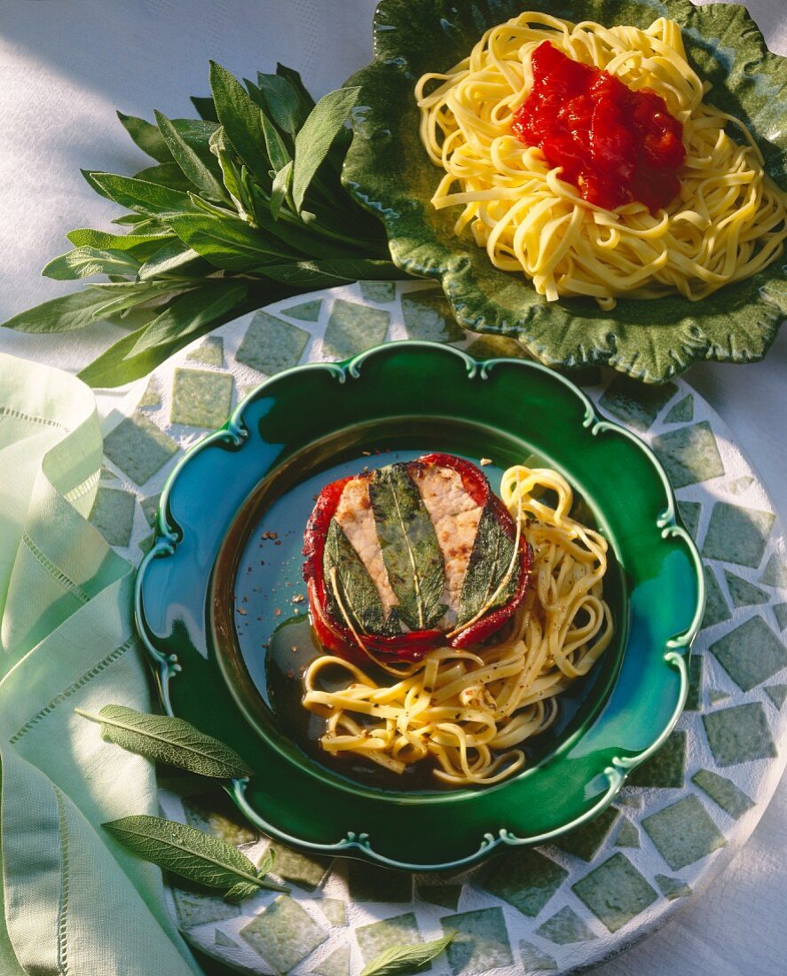 Tournedos vom Kalb mit Salbei auf Tagliolini