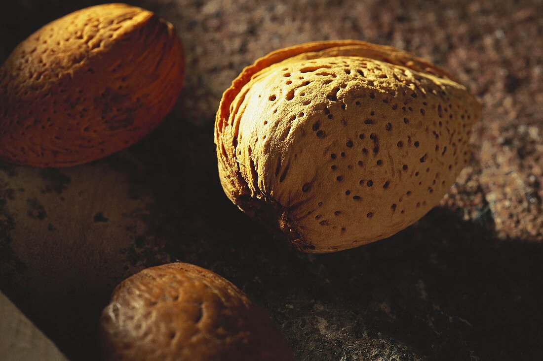 Almonds with shells