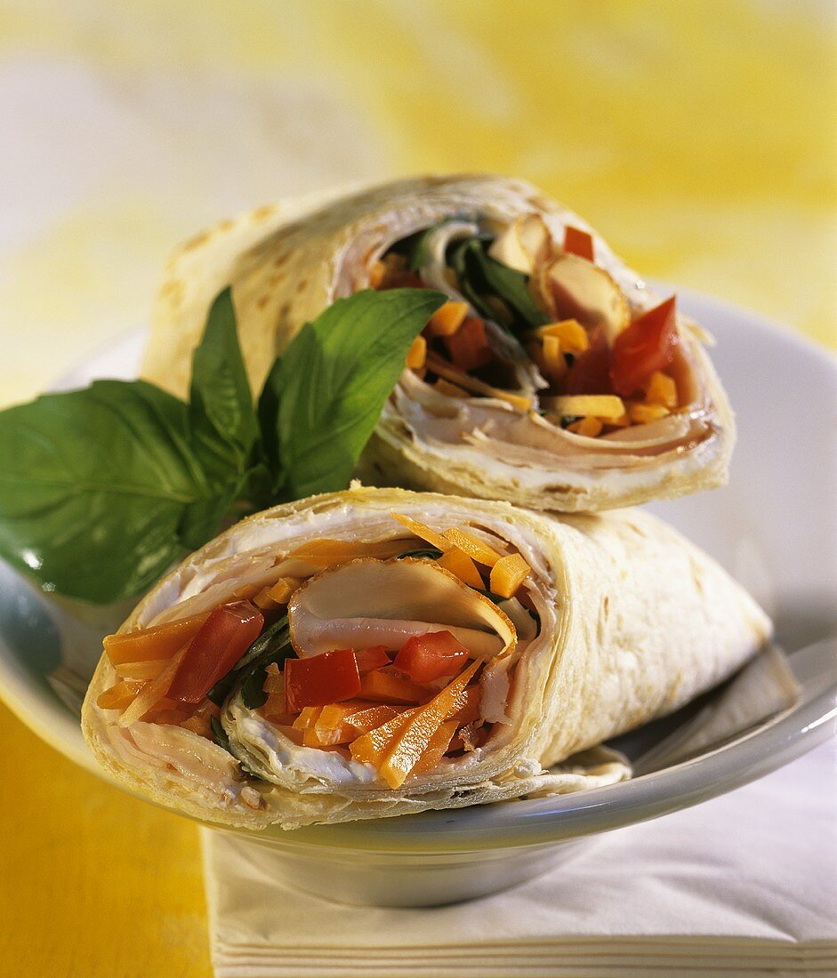 Wraps with chicken breast and vegetable filling