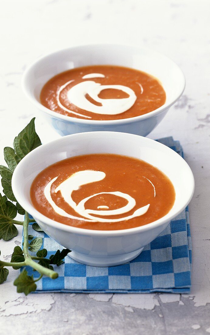 Tomatensuppe mit Creme fraiche