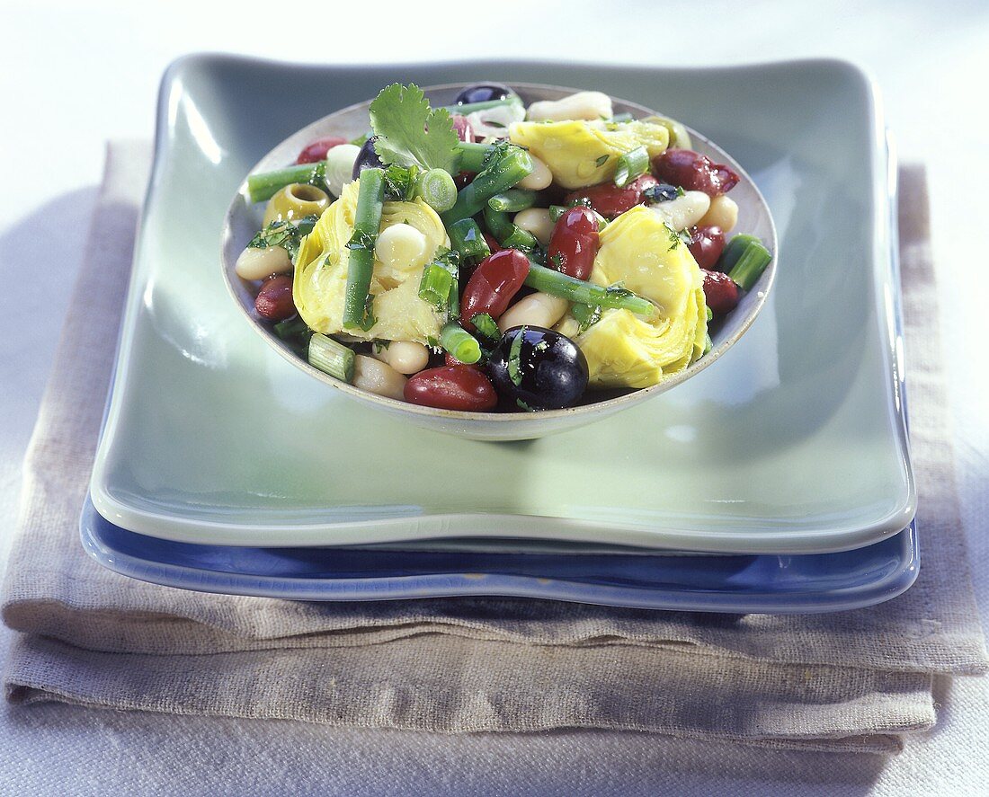 Bohnensalat mit Artischocken und Oliven