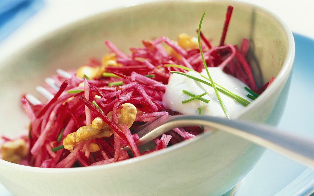 Raw beetroot (crudite)