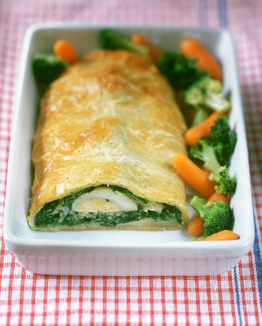Spinach strudel with egg