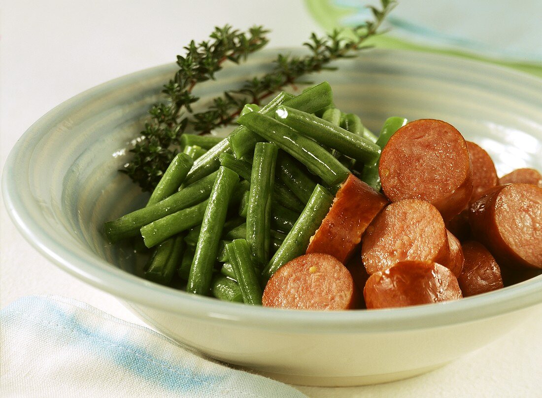 Cooked beef sausage with green beans (food combining)