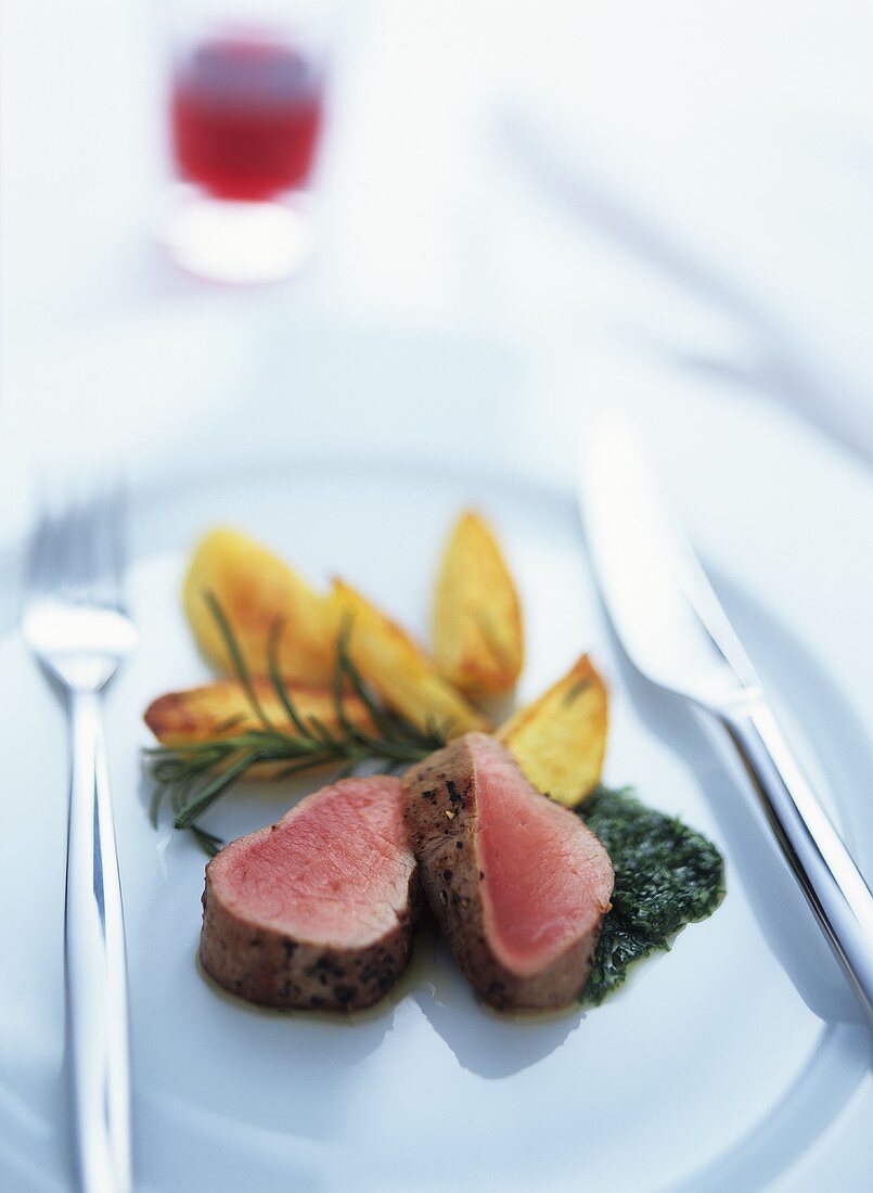 Filetto in salsa verde (Schweinefilet mit Salsa Verde)