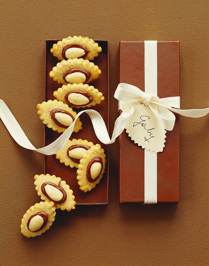Flaked almonds in gift box