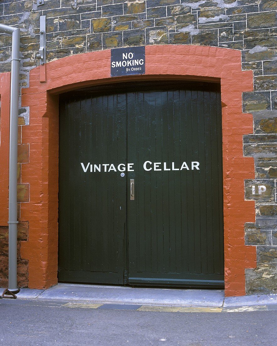 Eingang zum 'Vintage' Weinkeller, Magill, Südaustralien