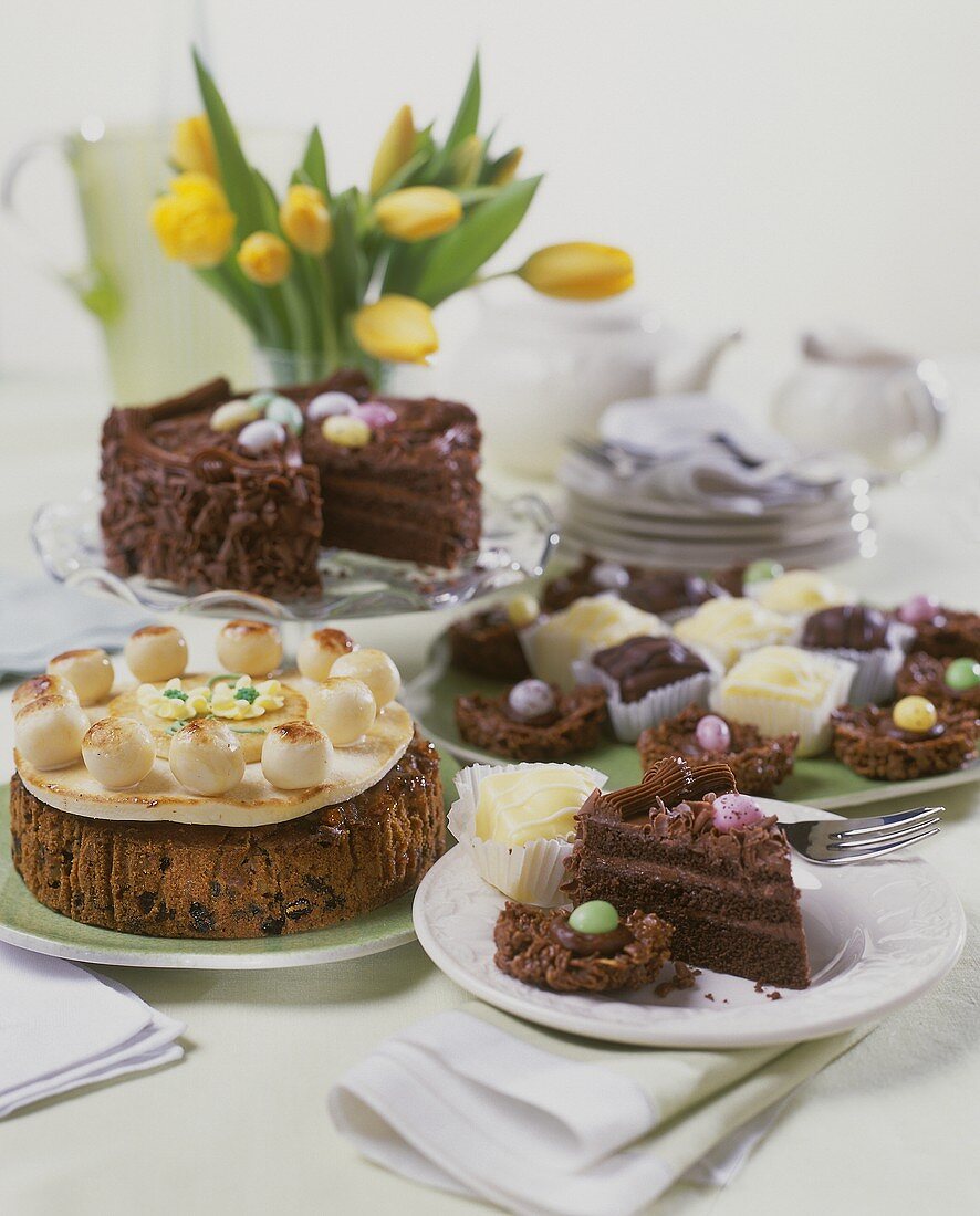 English Easter cakes (Simnel cake etc.)