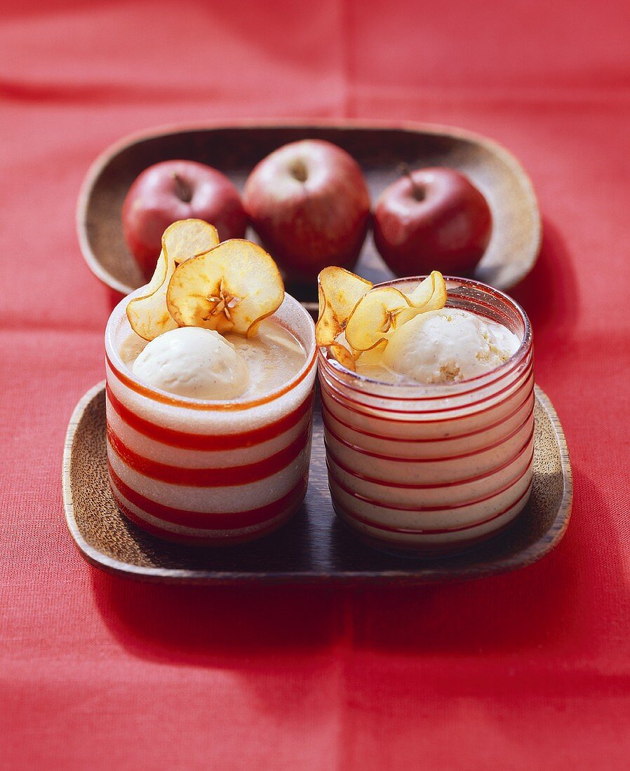 Baked apple smoothie with vanilla ice cream