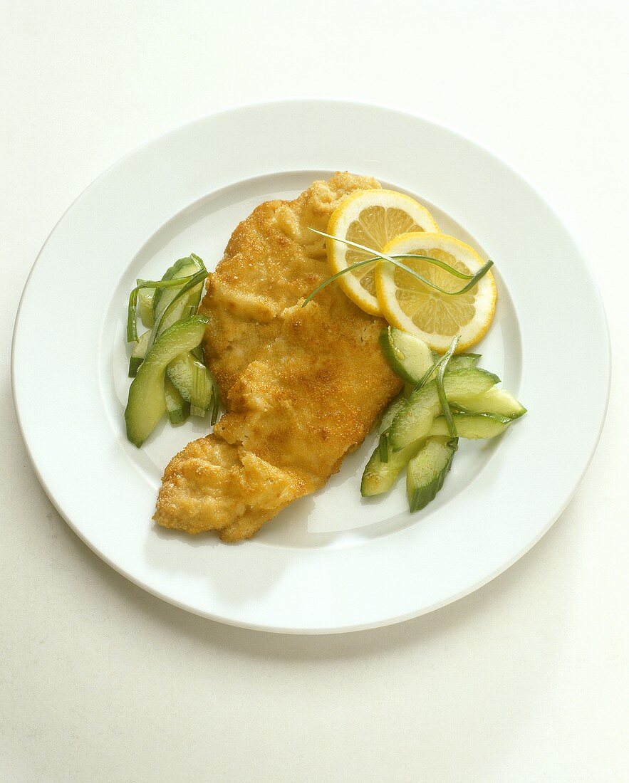 Wiener Schnitzel mit Gurkensalat