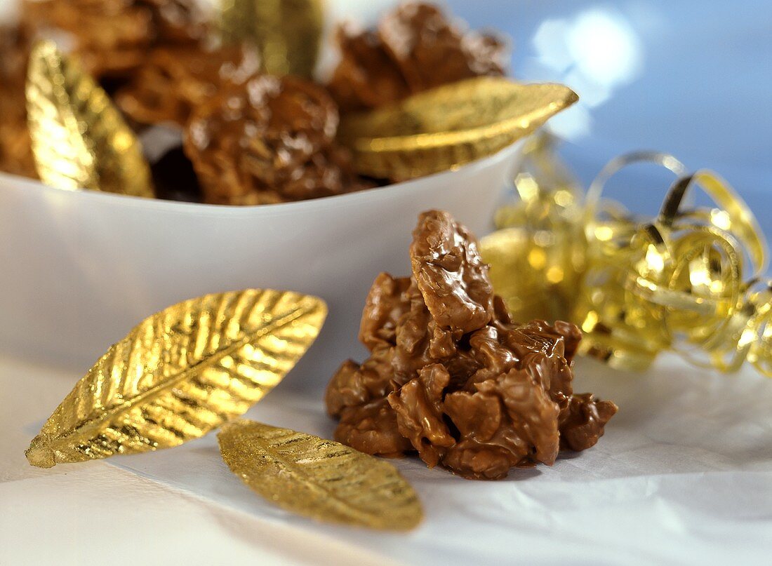 Chocolate cornflake clusters with dried fruit