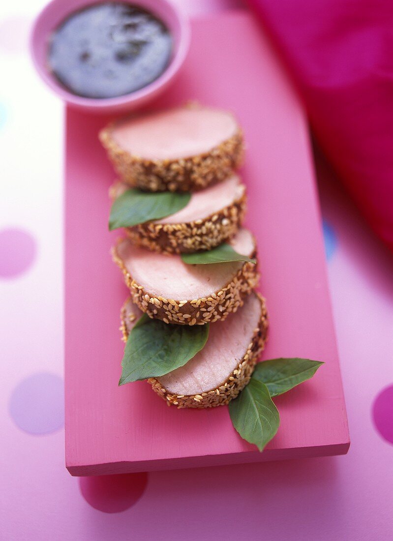 Pork fillet with sesame crust with Asian dip