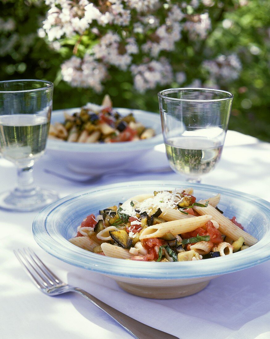 Penne aumm aumm (Penne with aubergines & tomatoes)