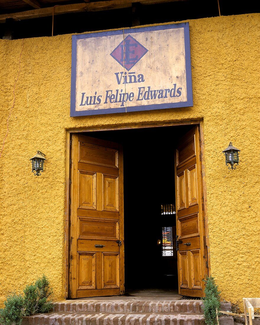 Eingangtür im Weingut Luis Felipe Edwards, Chile, Südamerika