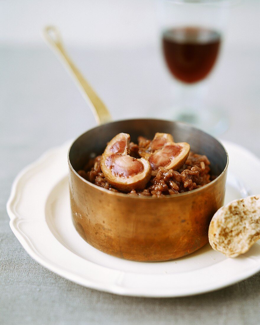 Risotto ai rognoni (Rotweinrisotto mit Nierchen, Italien)