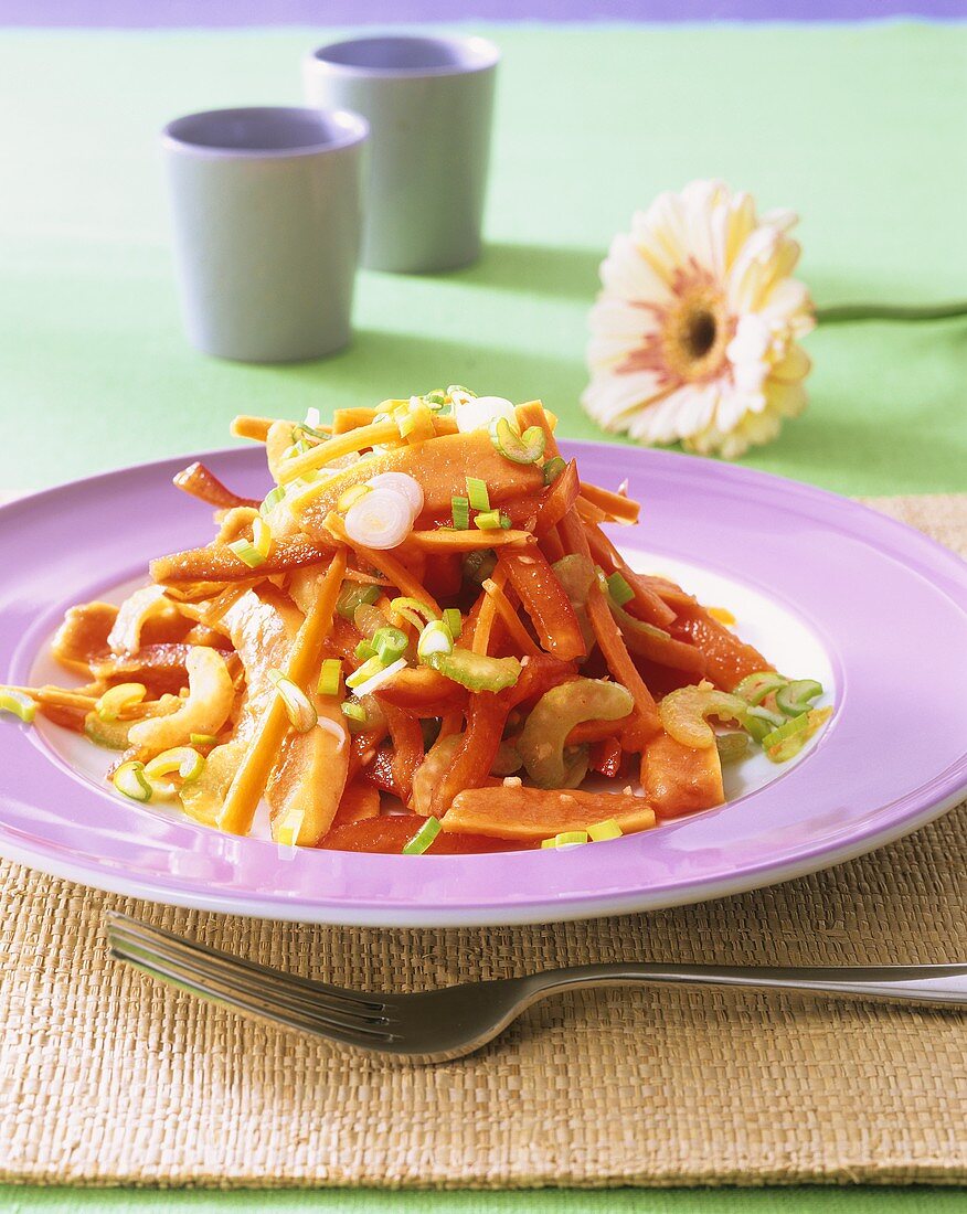 Gemüse-Rohkost-Salat mit Papaya