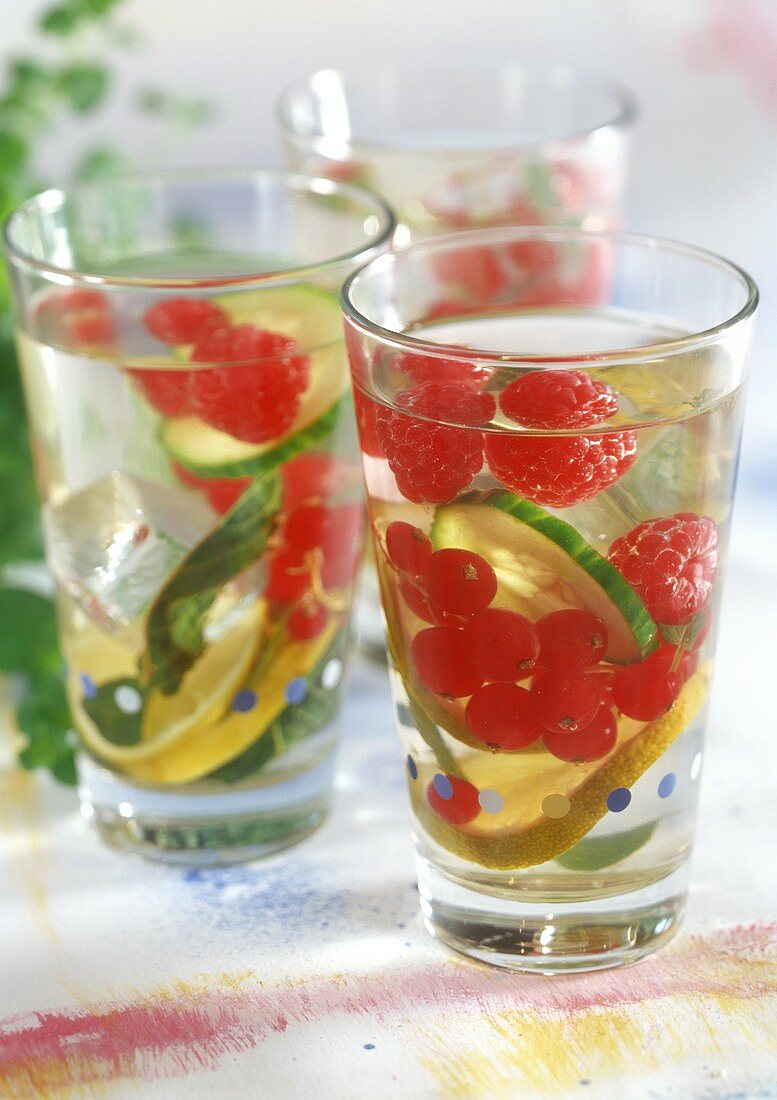 Cucumber and fruit punch with mint