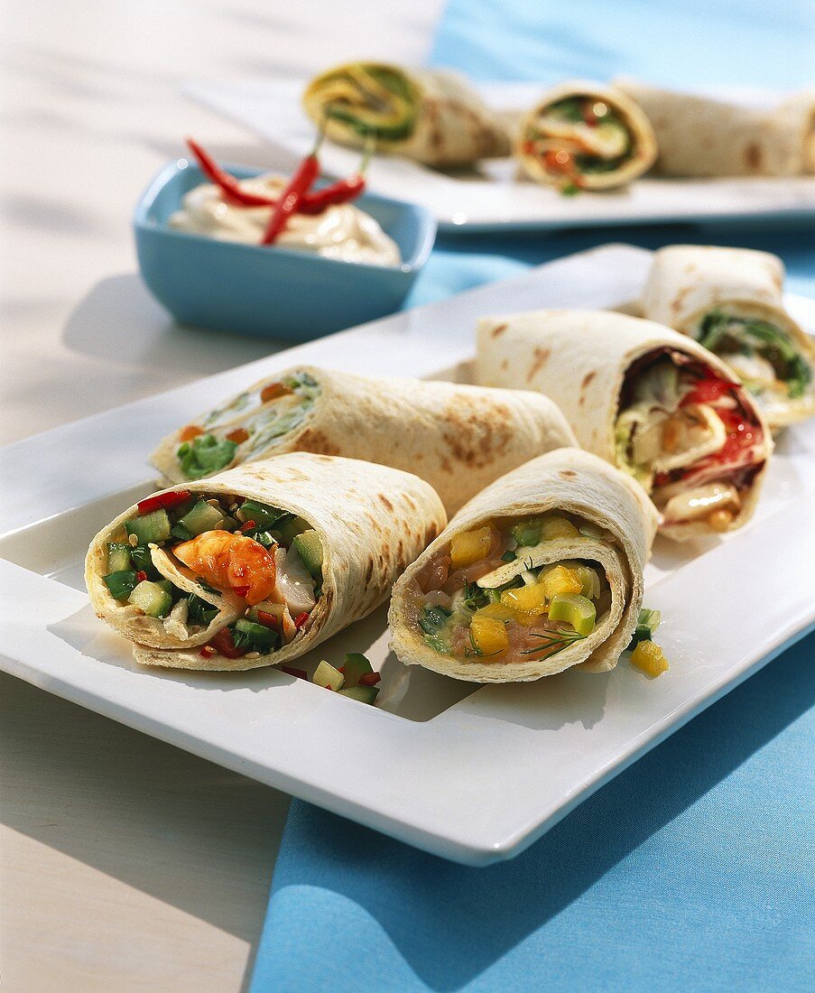 Vegetable wraps with shrimps